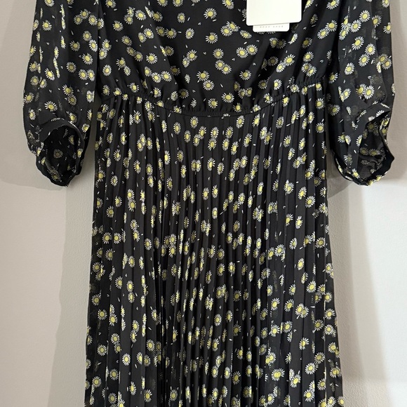 Meilleur Moment Elegant Black Floral Midi Dress - Picture 13 of 13